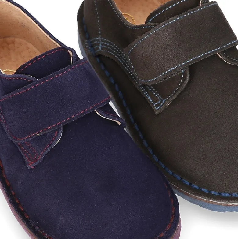 Zapatito tipo BLUCHER niño sin cordones en piel serraje.
