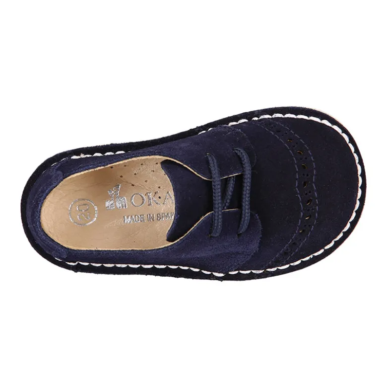 Zapatito tipo blucher primavera con picados en serraje.
