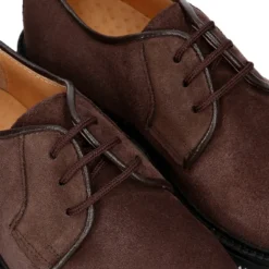 Zapato colegial Niño tipo Blucher con cordones en piel lisa Serraje.
