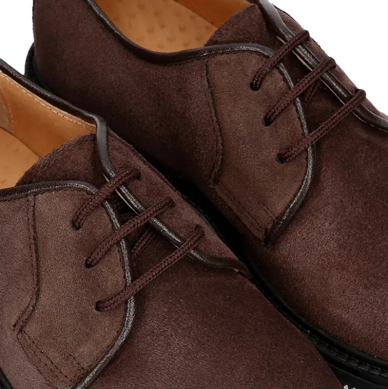 Zapato colegial Niño tipo Blucher con cordones en piel lisa Serraje.