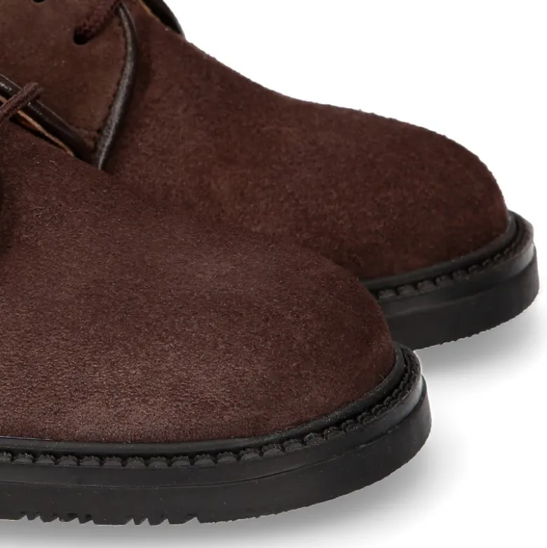 Zapato colegial Niño tipo Blucher con cordones en piel lisa Serraje.