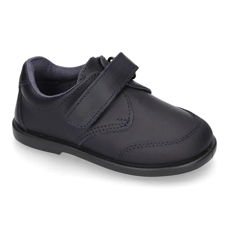 Zapato colegial tipo Blucher sin cordones y con puntera en piel lavable para peques.
