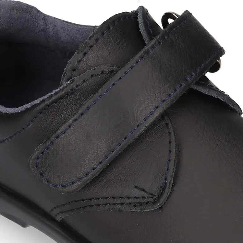 Zapato colegial tipo Blucher sin cordones y con puntera en piel lavable para peques.