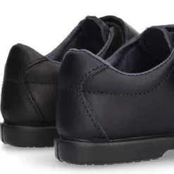 Zapato colegial tipo Blucher sin cordones y con puntera en piel lavable para peques.