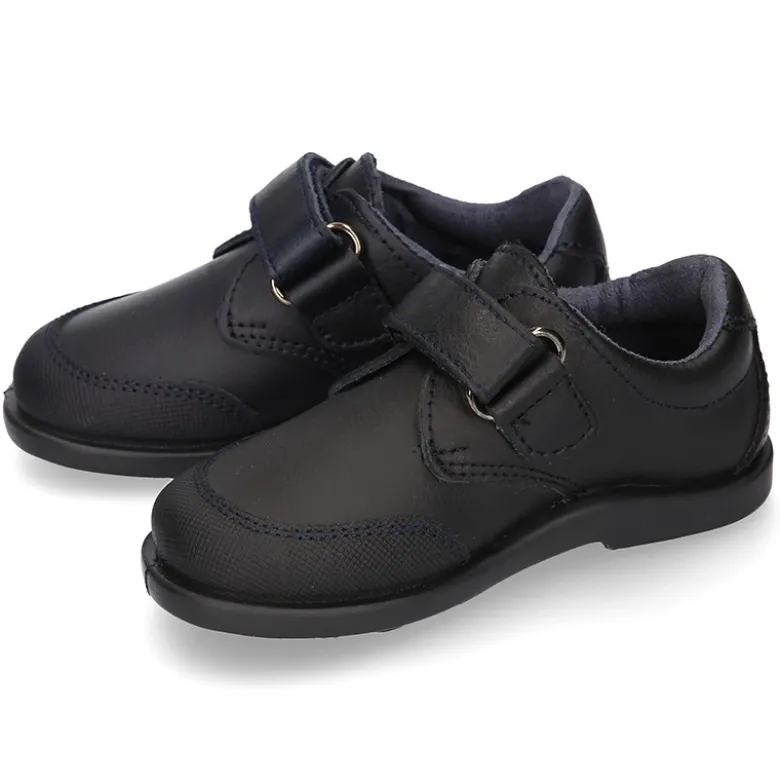 Zapato colegial tipo Blucher sin cordones y con puntera en piel lavable para peques.