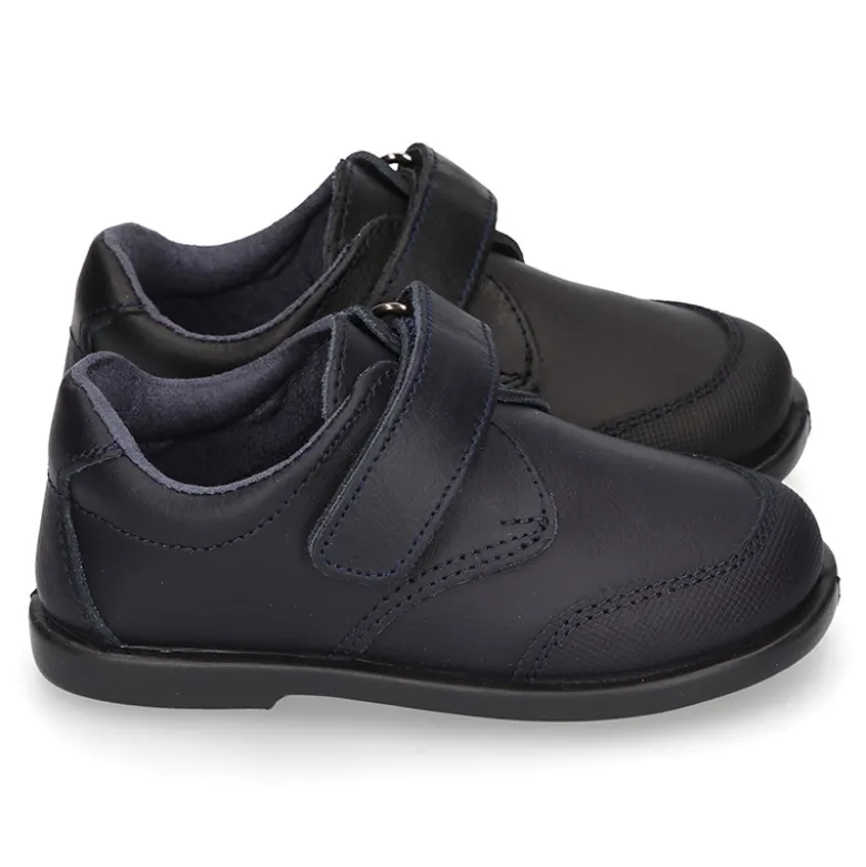 Zapato colegial tipo Blucher sin cordones y con puntera en piel lavable para peques.