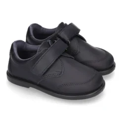 Zapato colegial tipo Blucher sin cordones y con puntera en piel lavable para peques.