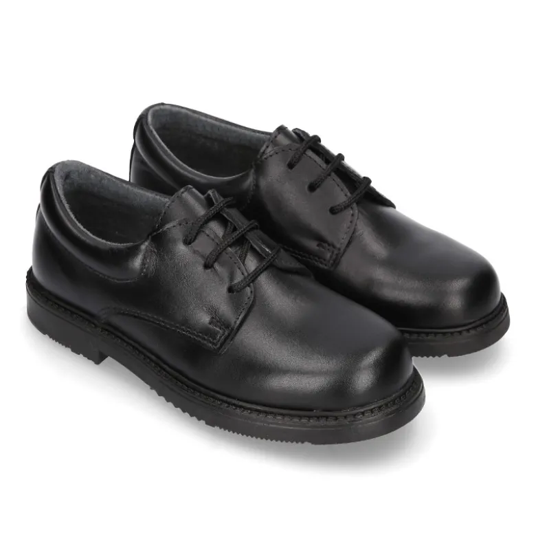 Zapato colegial tipo Blucher con cordones en piel lisa Boxcalf.