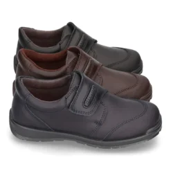 Zapato colegio sin cordones y con puntera en piel lavable.