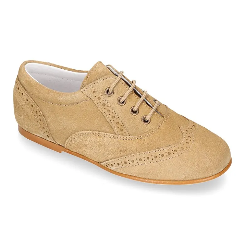 Zapato de vestir tipo blucher con picados en PIEL serraje.