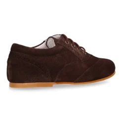 Zapato de vestir tipo blucher con picados en PIEL serraje.