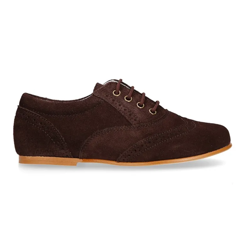 Zapato de vestir tipo blucher con picados en PIEL serraje.