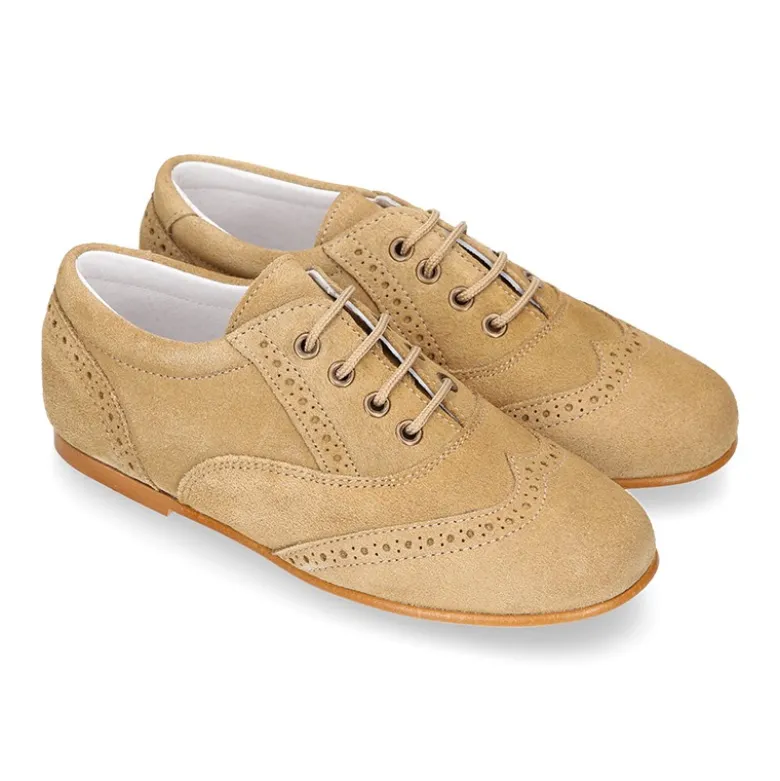Zapato de vestir tipo blucher con picados en PIEL serraje.