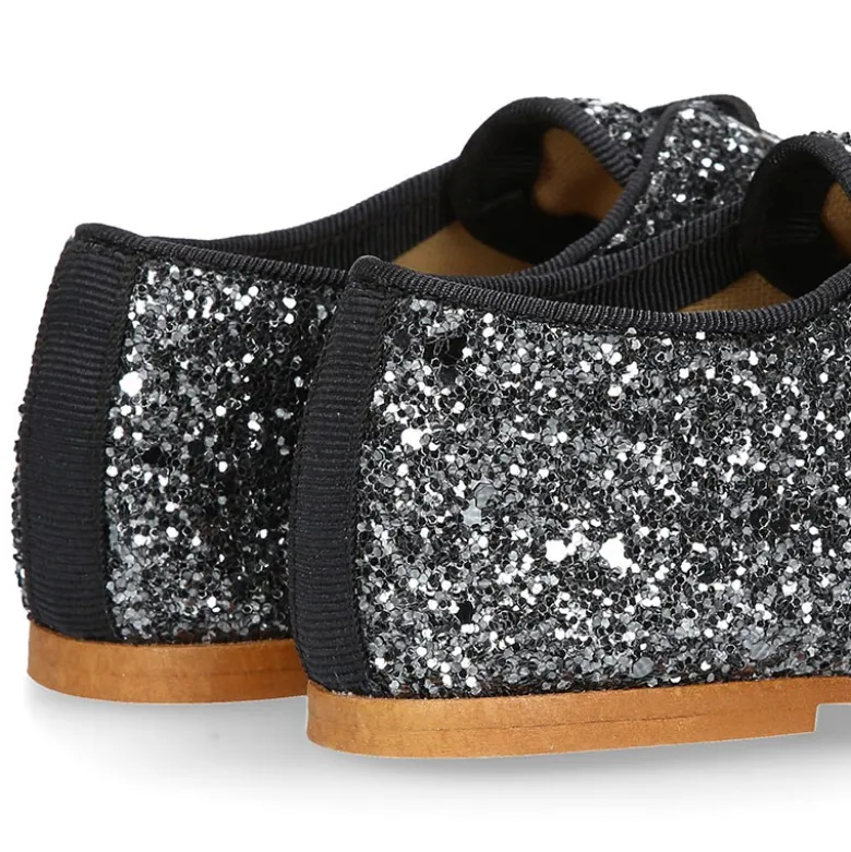 Zapato Niña tipo Blucher estilizado en GLITTER.