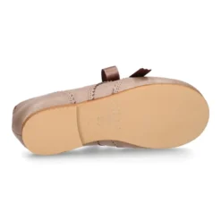 Zapato Niña tipo Blucher estilizado en piel LAMINADA COBRE.