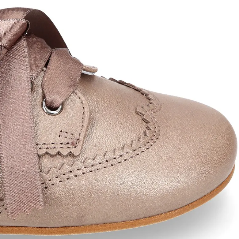 Zapato Niña tipo Blucher estilizado en piel LAMINADA COBRE.