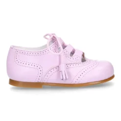 Zapato niño INGLES con cordones y borlas en piel napa LILA.