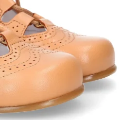 Zapato niño INGLES con cordones y borlas en piel napa CAMEL.