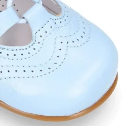 Zapato niño INGLES con cordones y borlas en piel napa AZUL.