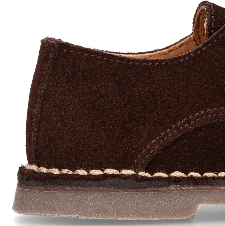 Zapato Niño tipo Blucher con hebilla en piel Serraje.