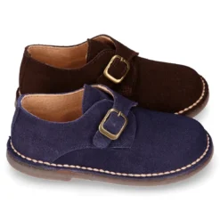 Zapato Niño tipo Blucher con hebilla en piel Serraje.