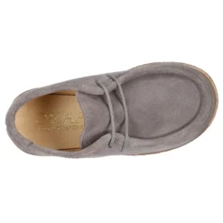 Zapato niño tipo wallabee con cordones en piel serraje