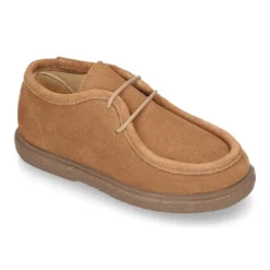 Zapato niño tipo wallabee con cordones en piel serraje