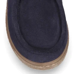 Zapato niño tipo wallabee con cordones en piel serraje