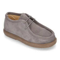 Zapato niño tipo wallabee con cordones en piel serraje