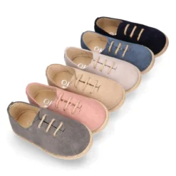 Zapato o Alpargata niños tipo Blucher con cordones en serraje.