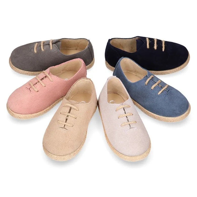 Zapato o Alpargata niños tipo Blucher con cordones en serraje.