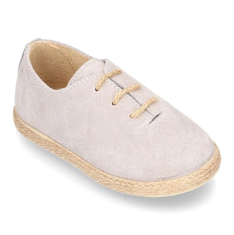 Zapato o Alpargata niños tipo Blucher con cordones en serraje.