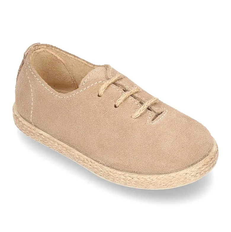 Zapato o Alpargata niños tipo Blucher con cordones en serraje.