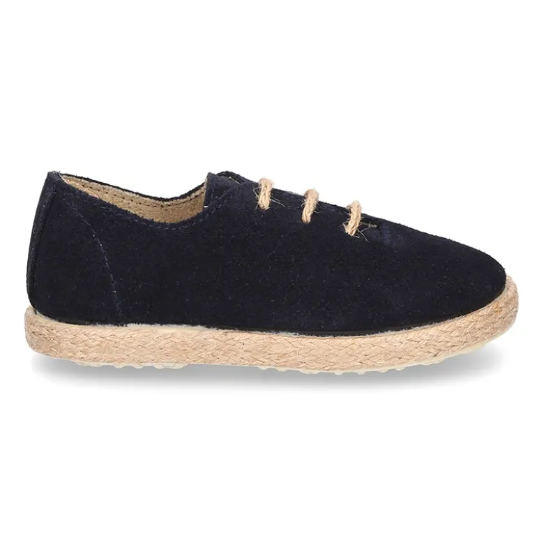Zapato o Alpargata niños tipo Blucher con cordones en serraje.