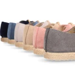 Zapato o Alpargata niños tipo Blucher con cordones en serraje.