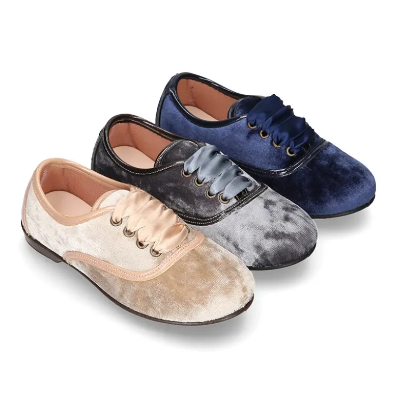 Zapato tipo Blucher con lazos en TERCIOPELO NACARADO.