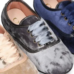 Zapato tipo Blucher con lazos en TERCIOPELO NACARADO.