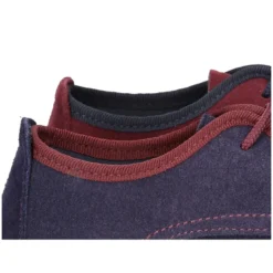 Zapato tipo Blucher de vestir con piso estilizado en piel serraje.