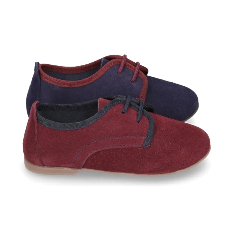 Zapato tipo Blucher de vestir con piso estilizado en piel serraje.